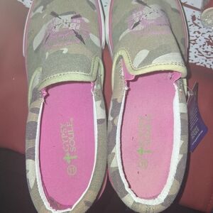 Women's Camouflage Slip-On Sneakers - Pink and Green Be Brave Be Fierce Logo